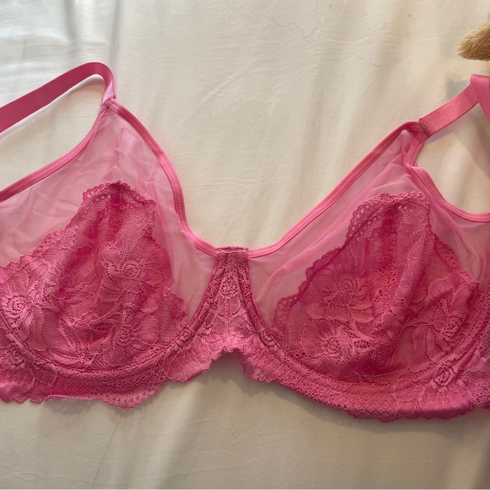 Chic full coverage Pink Lace minimizer Underwire Bra - Picture 3 of 4